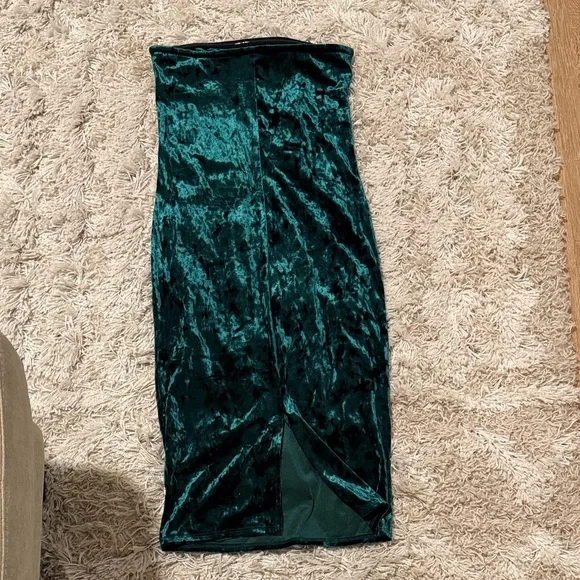 Emerald Velvet Strapless Dress - Picture 5 of 5
